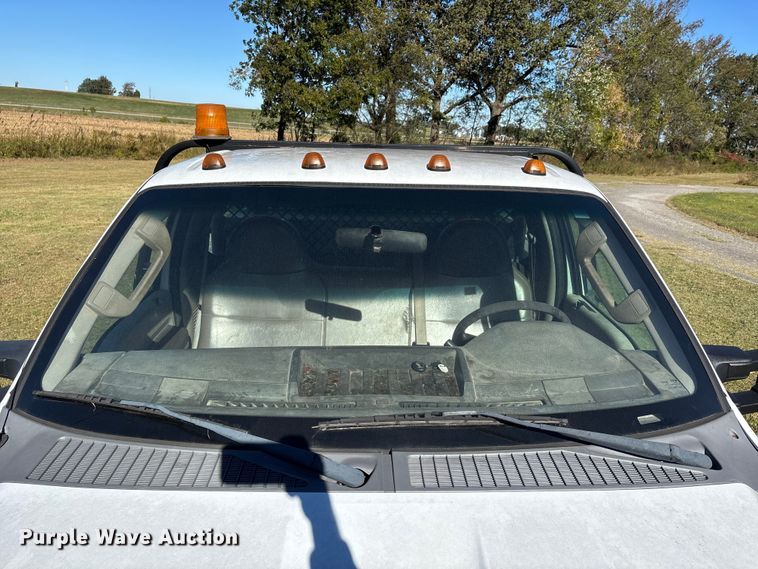 image for item EJ7681 2008 Ford F350 Super Duty XL flatbed pickup truck