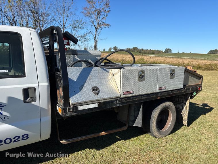 image for item EJ7681 2008 Ford F350 Super Duty XL flatbed pickup truck