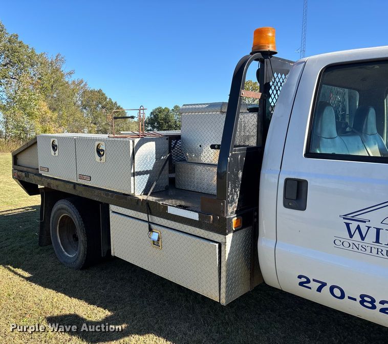 image for item EJ7681 2008 Ford F350 Super Duty XL flatbed pickup truck