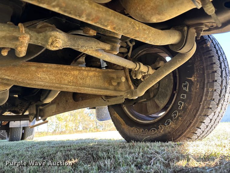 image for item EJ7681 2008 Ford F350 Super Duty XL flatbed pickup truck