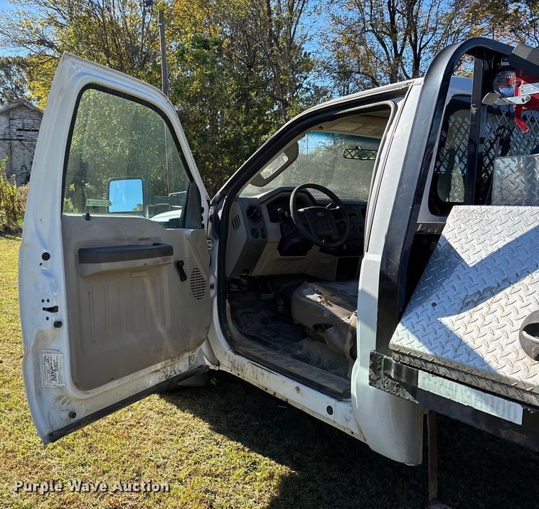 image for item EJ7681 2008 Ford F350 Super Duty XL flatbed pickup truck