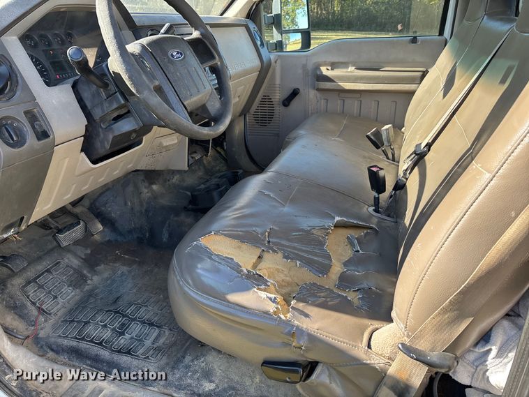 image for item EJ7681 2008 Ford F350 Super Duty XL flatbed pickup truck