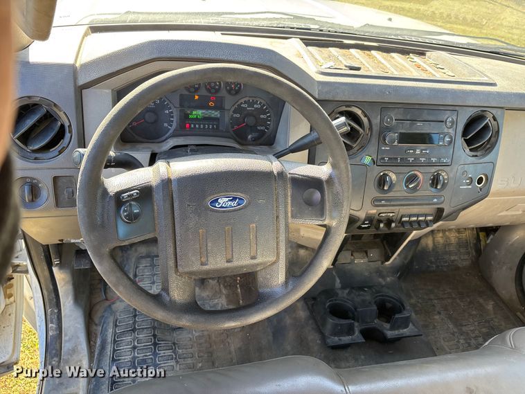 image for item EJ7681 2008 Ford F350 Super Duty XL flatbed pickup truck