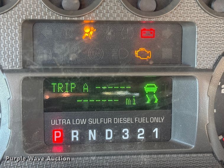 image for item EJ7681 2008 Ford F350 Super Duty XL flatbed pickup truck