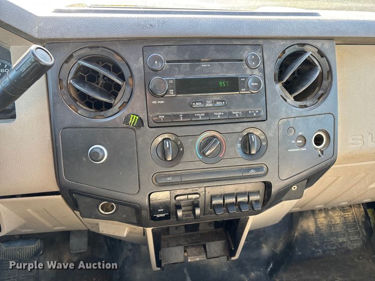 image for item EJ7681 2008 Ford F350 Super Duty XL flatbed pickup truck