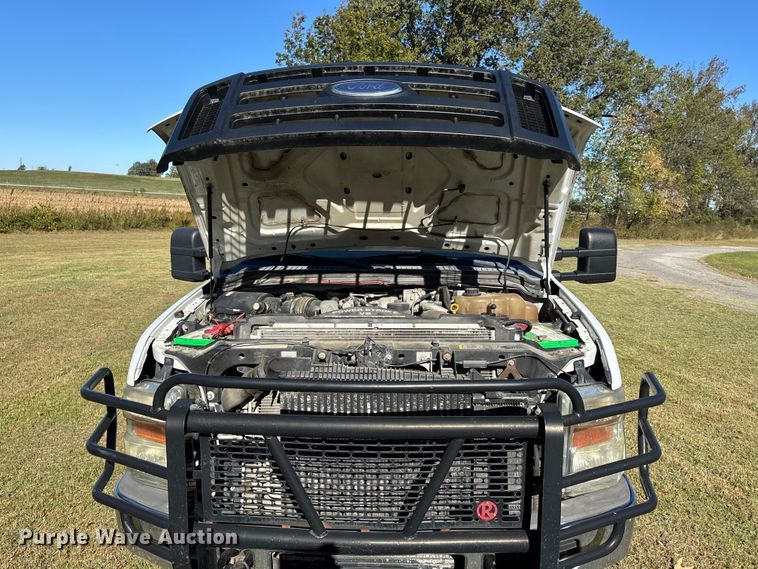 image for item EJ7681 2008 Ford F350 Super Duty XL flatbed pickup truck