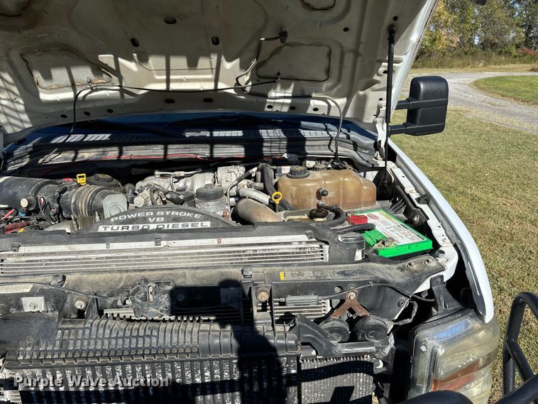 image for item EJ7681 2008 Ford F350 Super Duty XL flatbed pickup truck