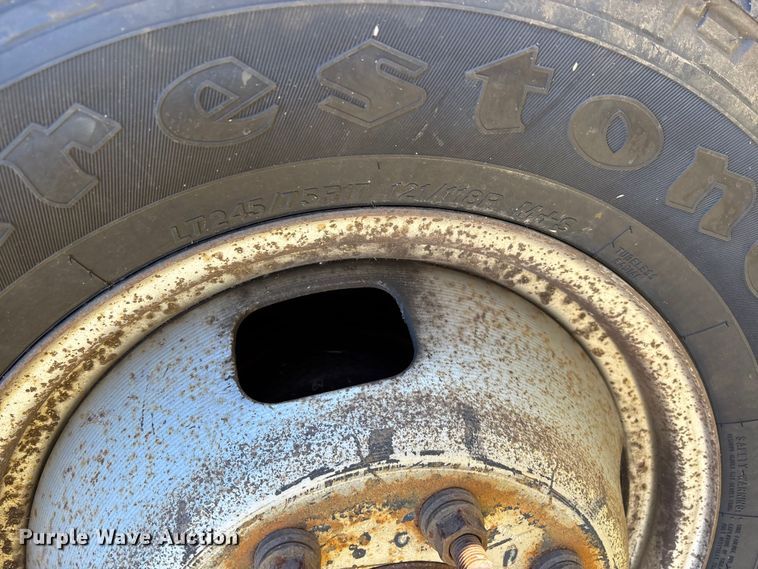 image for item EJ7681 2008 Ford F350 Super Duty XL flatbed pickup truck