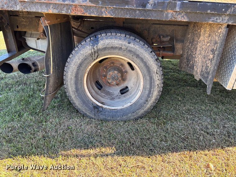 image for item EJ7681 2008 Ford F350 Super Duty XL flatbed pickup truck