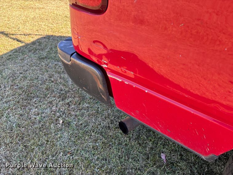 image for item EJ7682 2007 Ford F150 XL pickup truck