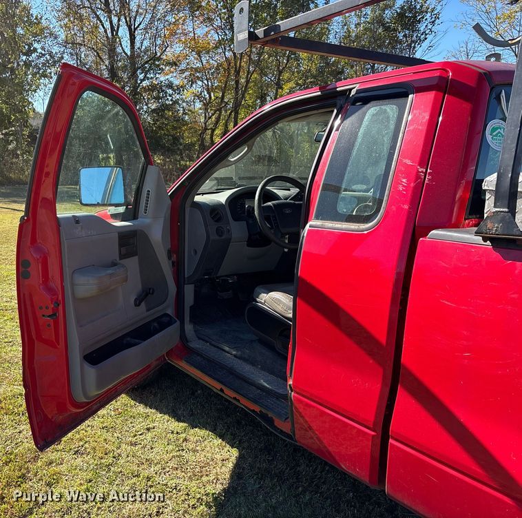 image for item EJ7682 2007 Ford F150 XL pickup truck