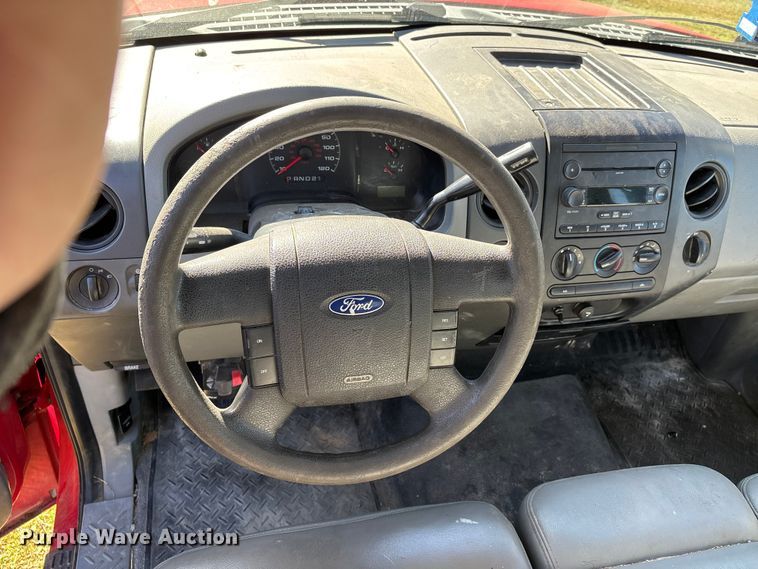 image for item EJ7682 2007 Ford F150 XL pickup truck