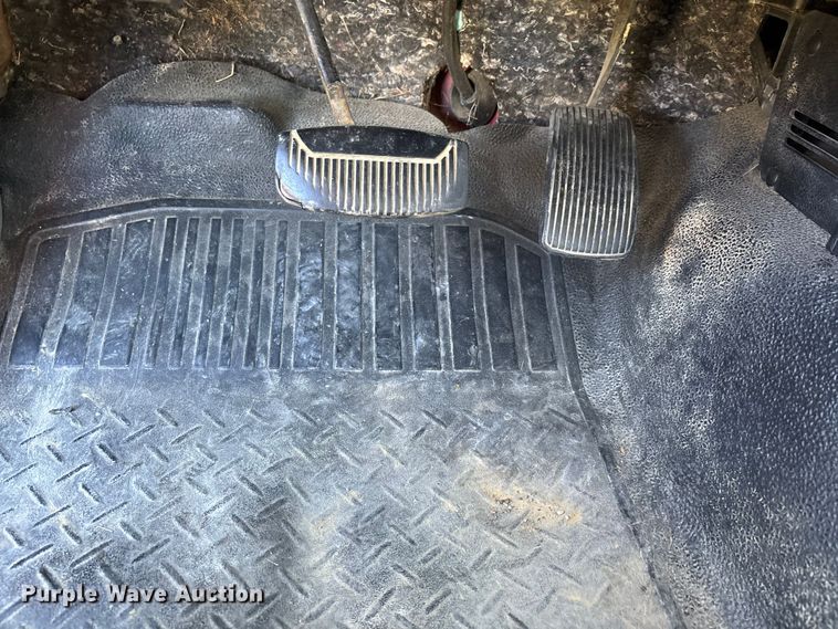 image for item EJ7682 2007 Ford F150 XL pickup truck