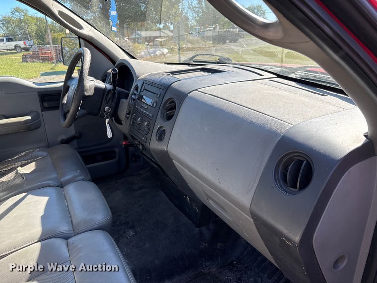 image for item EJ7682 2007 Ford F150 XL pickup truck