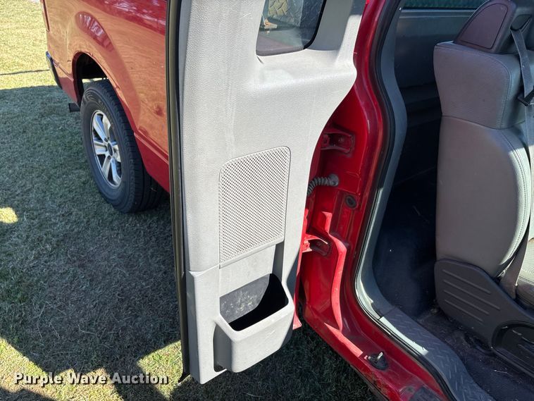 image for item EJ7682 2007 Ford F150 XL pickup truck