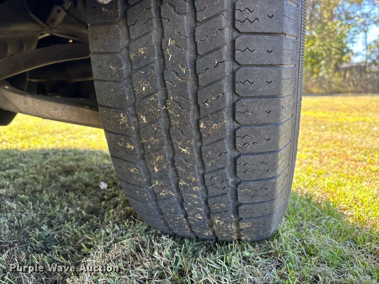 image for item EJ7682 2007 Ford F150 XL pickup truck