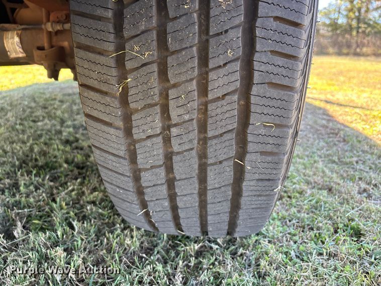 image for item EJ7682 2007 Ford F150 XL pickup truck