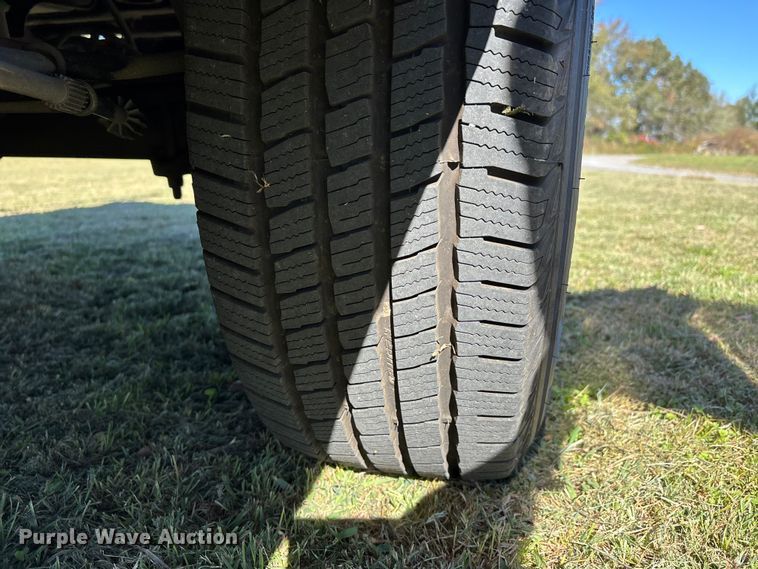 image for item EJ7682 2007 Ford F150 XL pickup truck