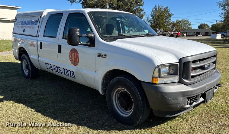 image for item EJ7683 2004 Ford F350 Super Duty XL Crew Cab pickup truck