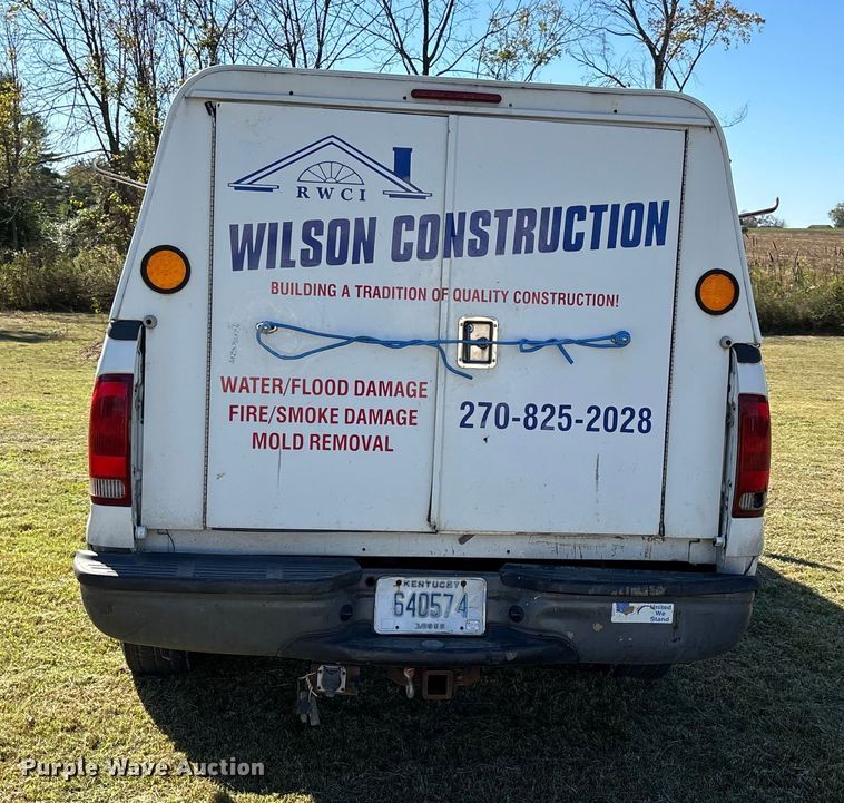 image for item EJ7683 2004 Ford F350 Super Duty XL Crew Cab pickup truck