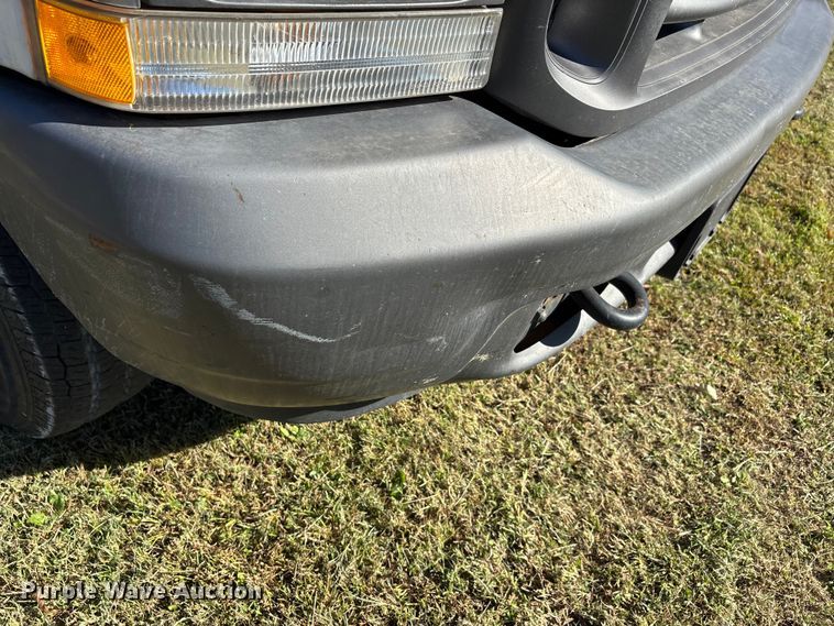 image for item EJ7683 2004 Ford F350 Super Duty XL Crew Cab pickup truck