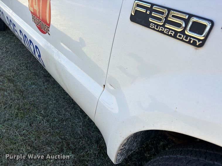 image for item EJ7683 2004 Ford F350 Super Duty XL Crew Cab pickup truck