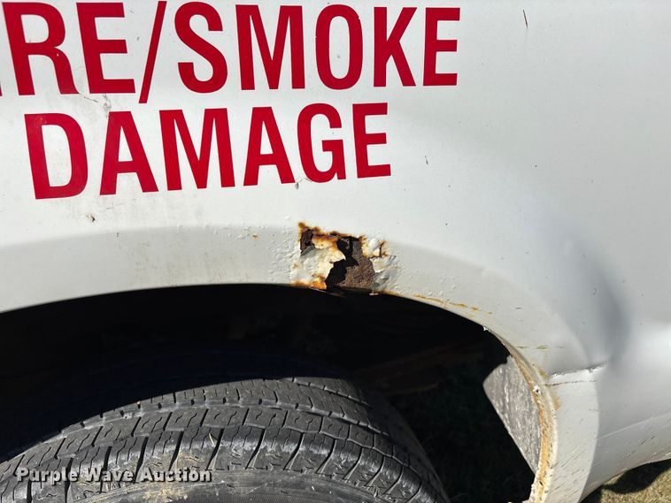 image for item EJ7683 2004 Ford F350 Super Duty XL Crew Cab pickup truck