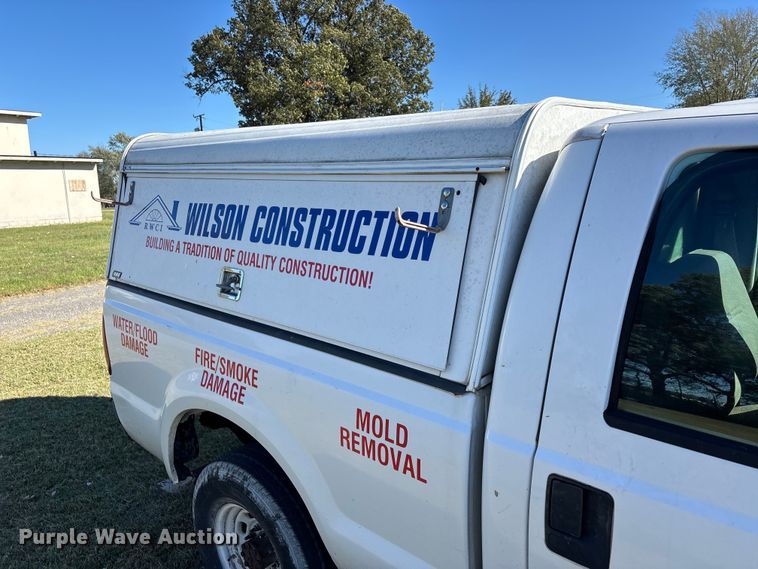 image for item EJ7683 2004 Ford F350 Super Duty XL Crew Cab pickup truck