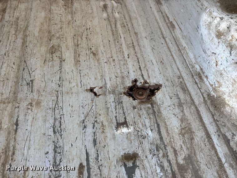 image for item EJ7683 2004 Ford F350 Super Duty XL Crew Cab pickup truck