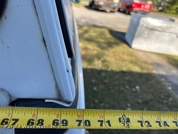 image for item EJ7683 2004 Ford F350 Super Duty XL Crew Cab pickup truck