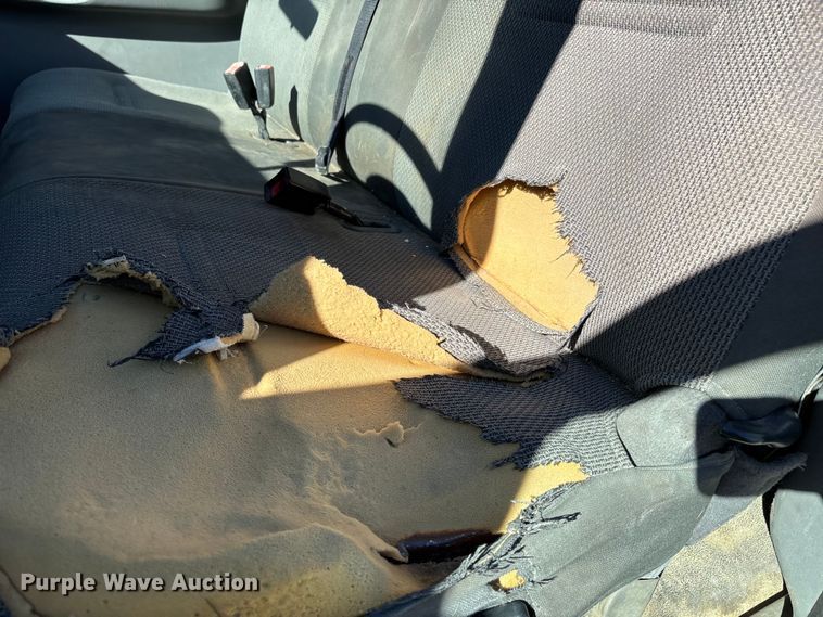 image for item EJ7683 2004 Ford F350 Super Duty XL Crew Cab pickup truck