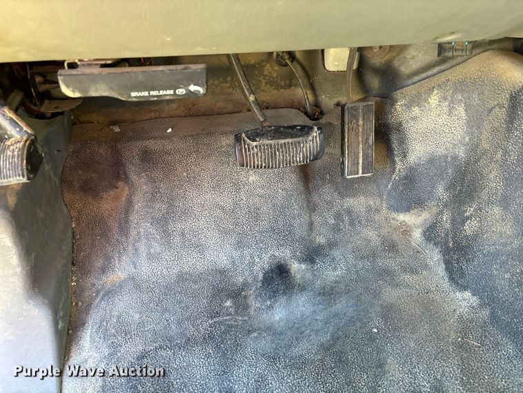 image for item EJ7683 2004 Ford F350 Super Duty XL Crew Cab pickup truck