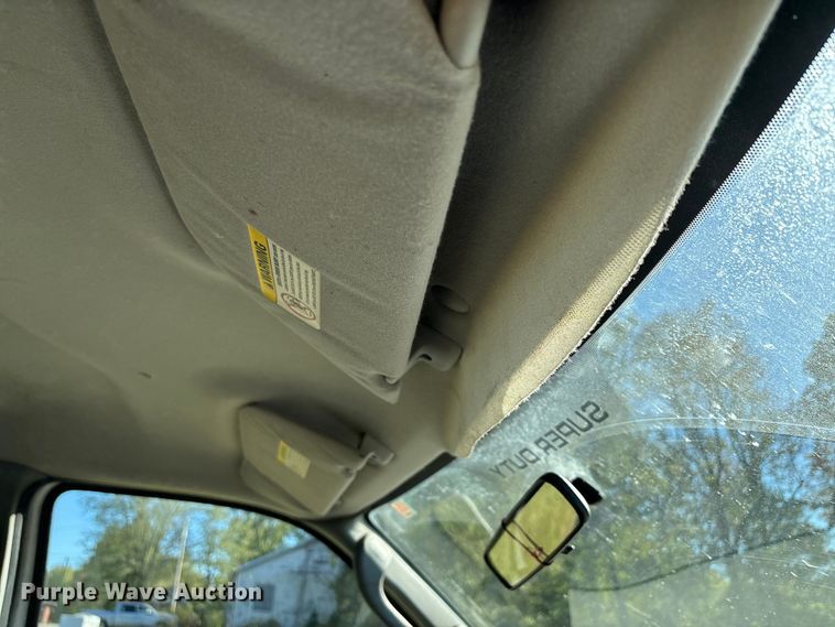 image for item EJ7683 2004 Ford F350 Super Duty XL Crew Cab pickup truck