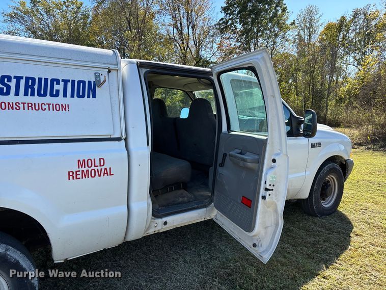 image for item EJ7683 2004 Ford F350 Super Duty XL Crew Cab pickup truck