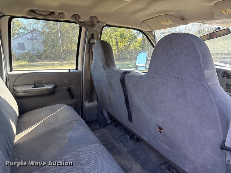 image for item EJ7683 2004 Ford F350 Super Duty XL Crew Cab pickup truck