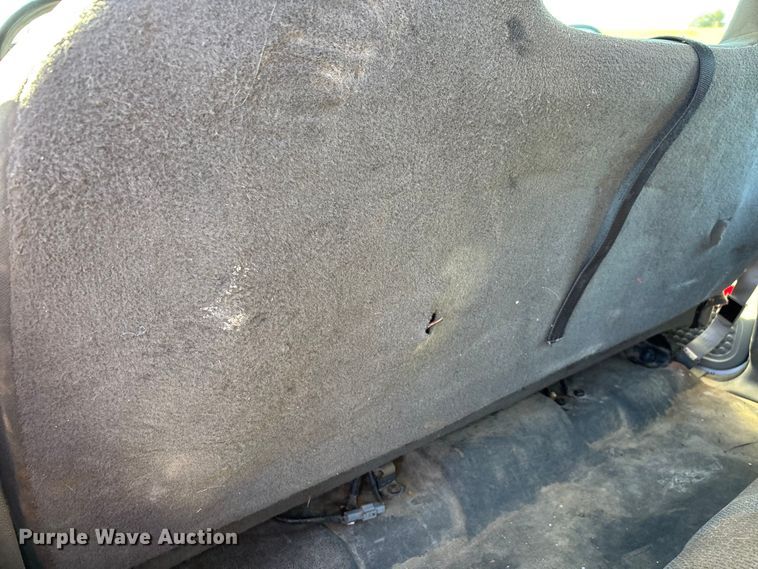 image for item EJ7683 2004 Ford F350 Super Duty XL Crew Cab pickup truck