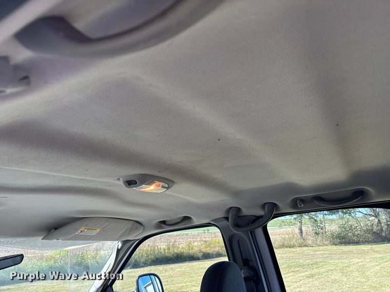 image for item EJ7683 2004 Ford F350 Super Duty XL Crew Cab pickup truck