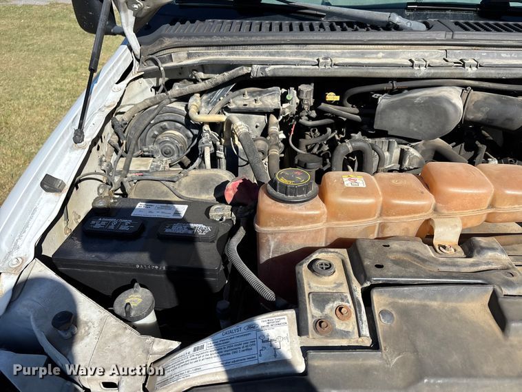 image for item EJ7683 2004 Ford F350 Super Duty XL Crew Cab pickup truck