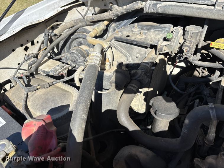 image for item EJ7683 2004 Ford F350 Super Duty XL Crew Cab pickup truck