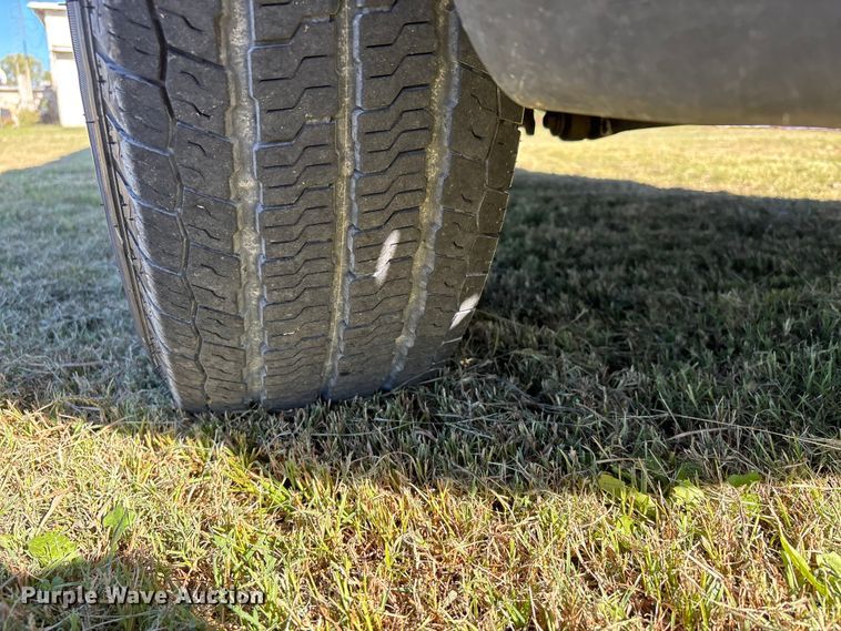 image for item EJ7683 2004 Ford F350 Super Duty XL Crew Cab pickup truck