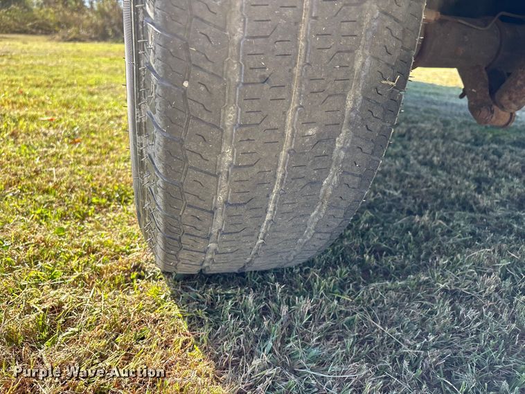 image for item EJ7683 2004 Ford F350 Super Duty XL Crew Cab pickup truck