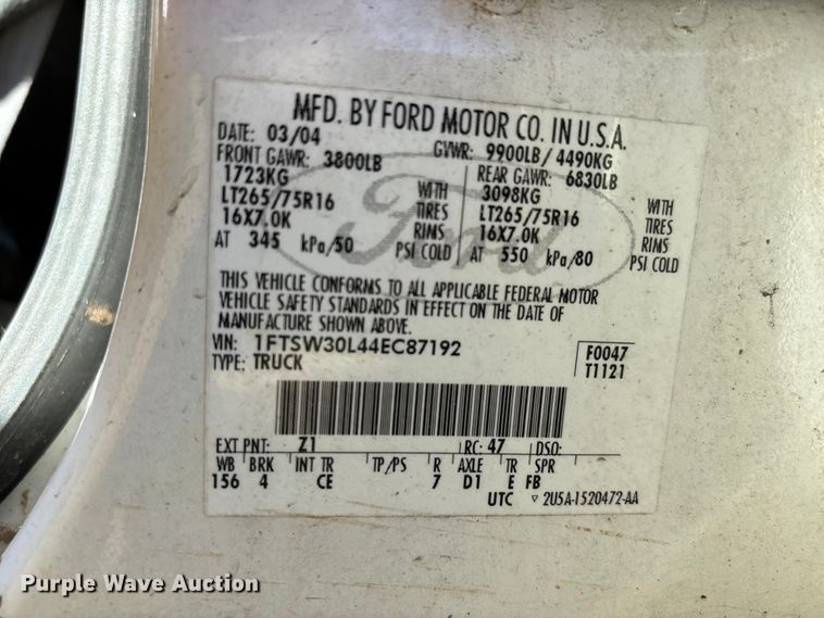 image for item EJ7683 2004 Ford F350 Super Duty XL Crew Cab pickup truck