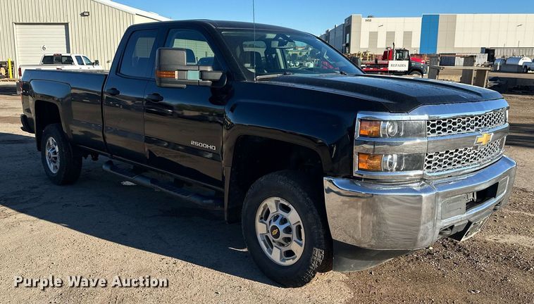 image for item EL0024 2019 Chevrolet Silverado 2500HD Double Cab pickup truck