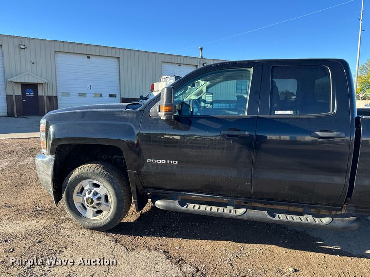 image for item EL0024 2019 Chevrolet Silverado 2500HD Double Cab pickup truck