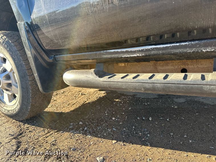 image for item EL0024 2019 Chevrolet Silverado 2500HD Double Cab pickup truck