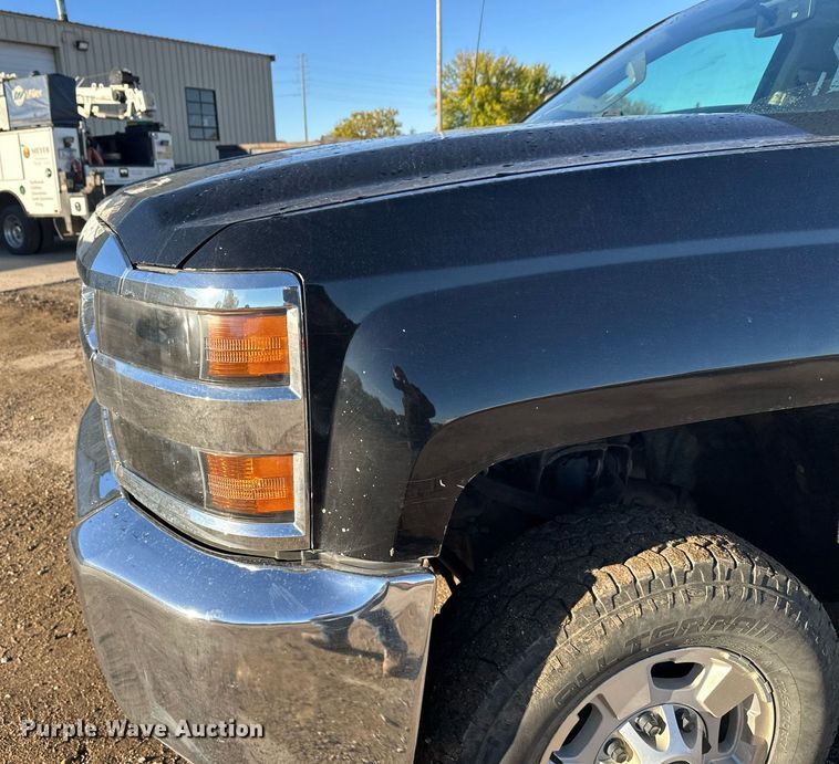image for item EL0024 2019 Chevrolet Silverado 2500HD Double Cab pickup truck