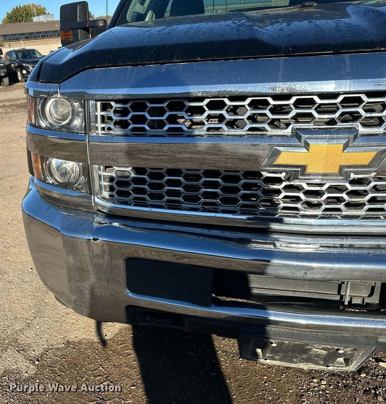 image for item EL0024 2019 Chevrolet Silverado 2500HD Double Cab pickup truck