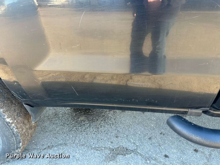 image for item EL0024 2019 Chevrolet Silverado 2500HD Double Cab pickup truck