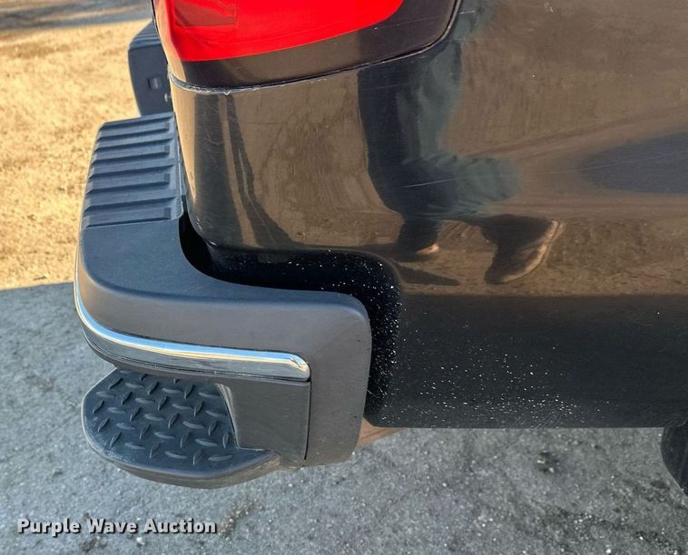 image for item EL0024 2019 Chevrolet Silverado 2500HD Double Cab pickup truck