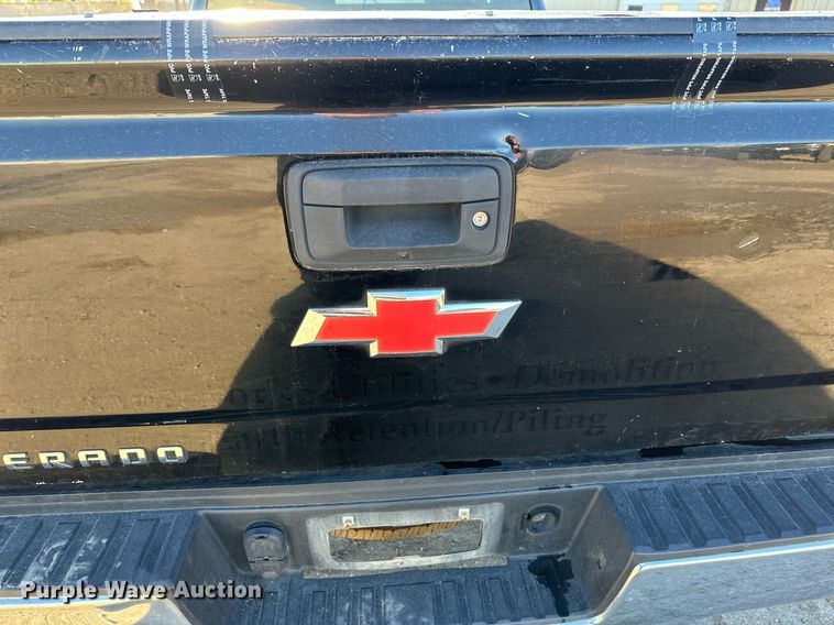 image for item EL0024 2019 Chevrolet Silverado 2500HD Double Cab pickup truck